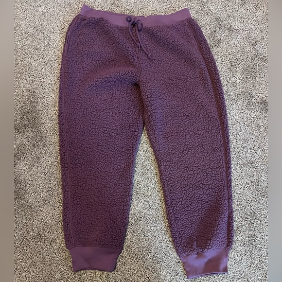 NEW WITH TAGS XL Pink Victoria Secret Sherpa Joggers - Picture 1 of 3